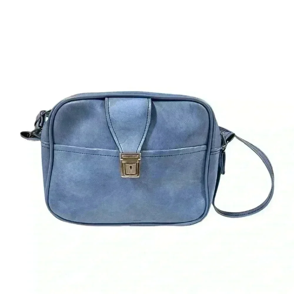 VINTAGE 1970S SKY BLUE VINYL ZIP TOP CARRY‎ ON/ SHOULDER BAG